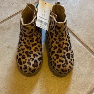 New with tags carter leopard print boots